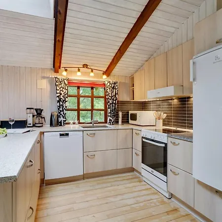 Gail - 400m To The Fjord By Interhome