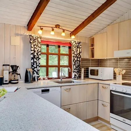 Gail - 400m To The Fjord By Interhome *